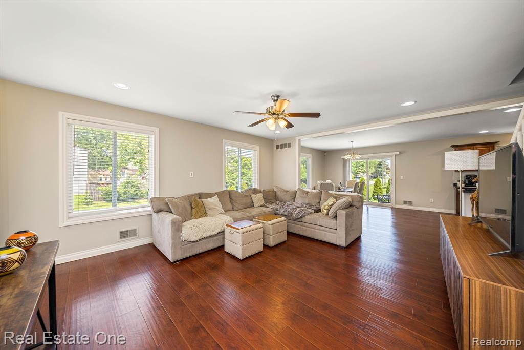 3219 Harrison Avenue Rochester Hills, MI 48307 - Photo 6 of 42