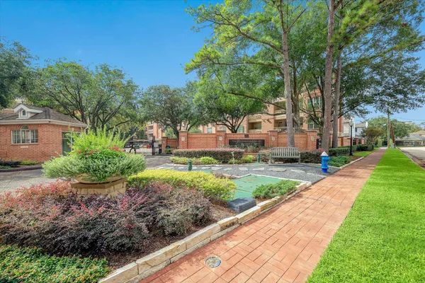 $265,000 | 2100 Welch Street, Unit C121, Houston, TX 77019