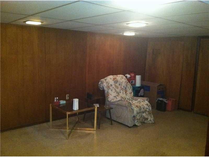 3681 Willett Road Baldwin, PA 15227 - Photo 9 of 11 Den/Family/Great Room.
