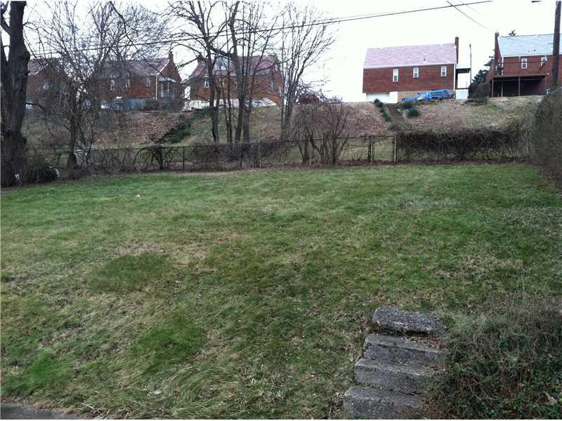 3681 Willett Road Baldwin, PA 15227 - Photo 10 of 11 Yard/Garden.