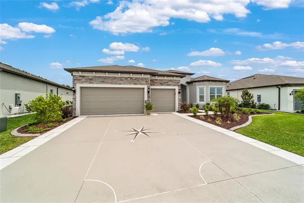 $695,000 | 8606 Southwest 61st Loop, Ocala, FL 34481