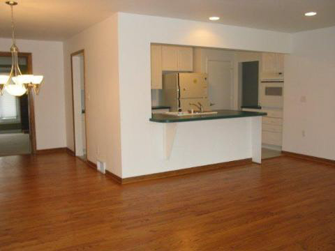 22601 Meridian Road Grosse Ile, MI 48138 - Photo 6 of 7 817759-5.JPG