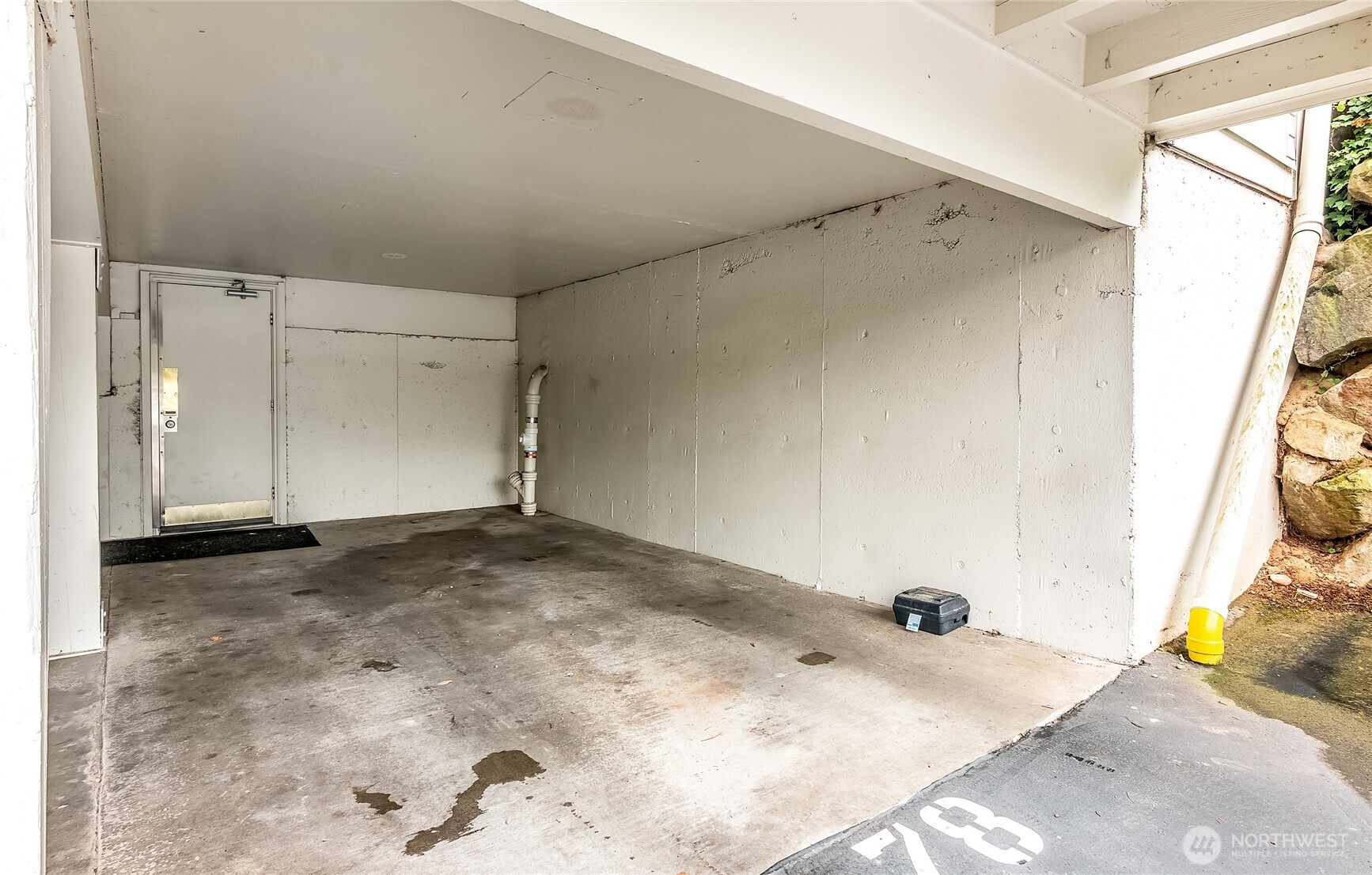 3722 27th Place West, Unit 101 Seattle, WA 98199 - Photo 17 of 17 a view of a room