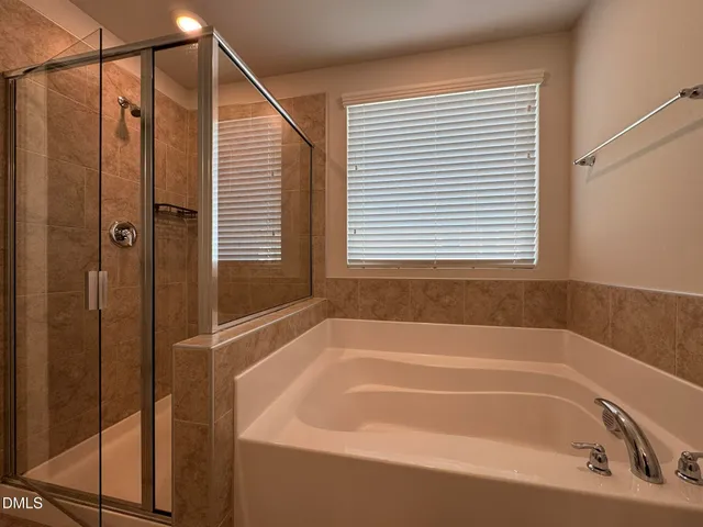 $1,895 | 142 Wedmore Drive, Fuquay-Varina, NC 27526