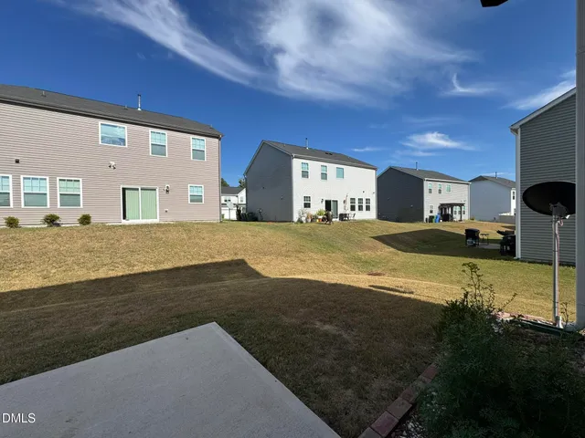 $1,895 | 142 Wedmore Drive, Fuquay-Varina, NC 27526