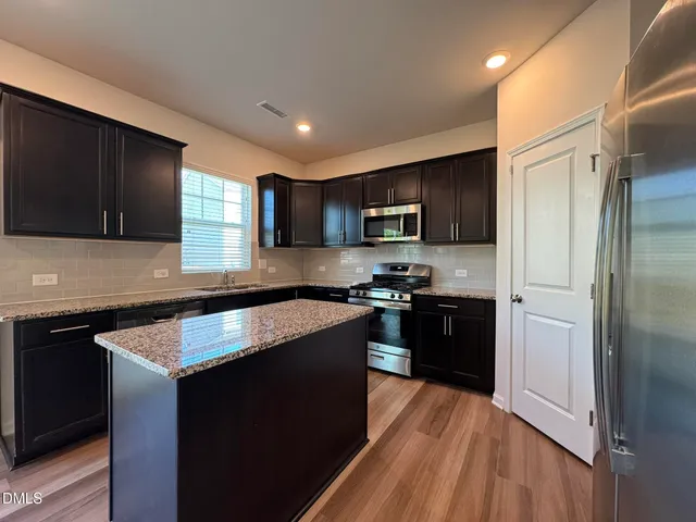 $1,895 | 142 Wedmore Drive, Fuquay-Varina, NC 27526