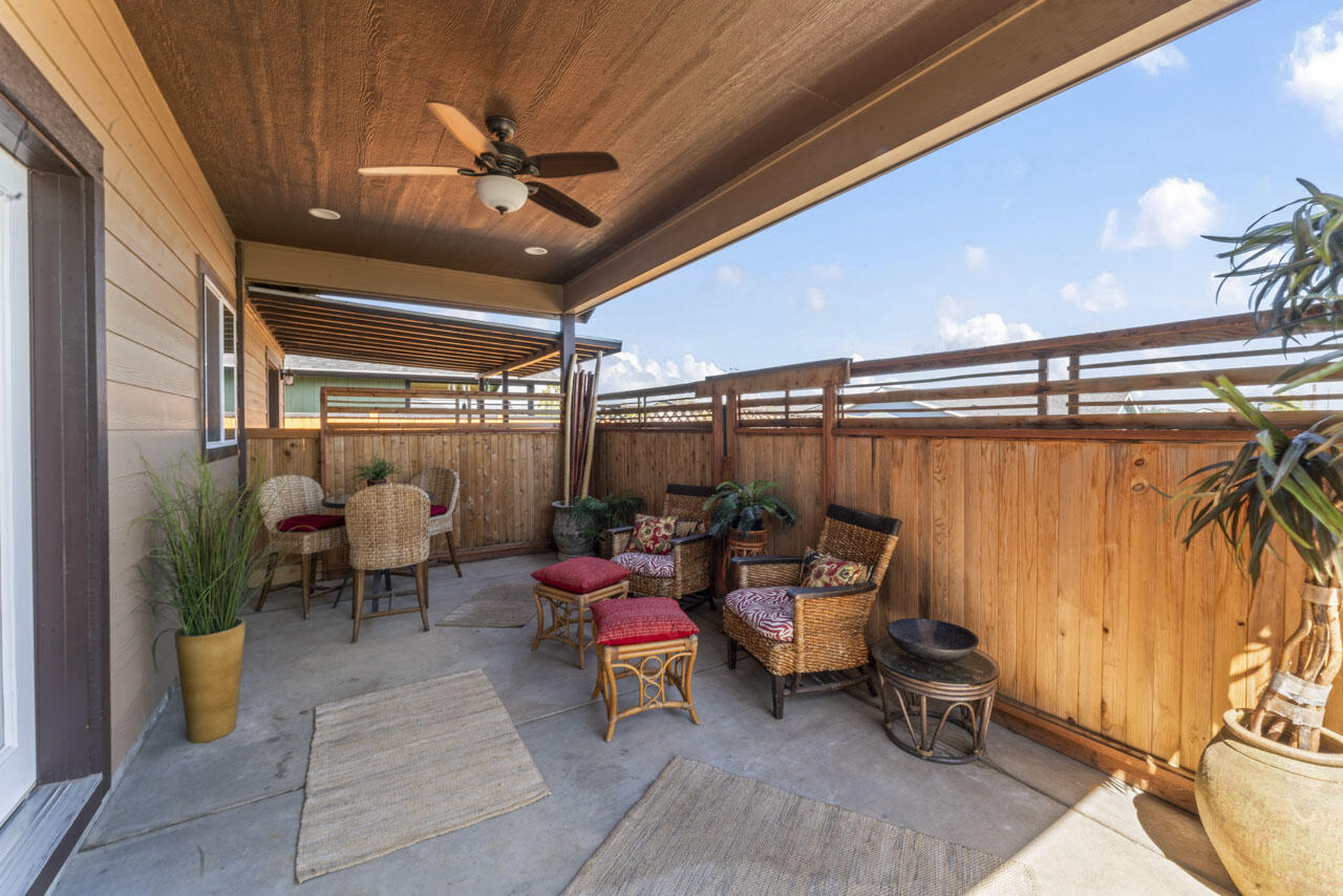 412 Barnum Drive Phoenix, OR 97535 - Photo 19 of 34 Back Patio area