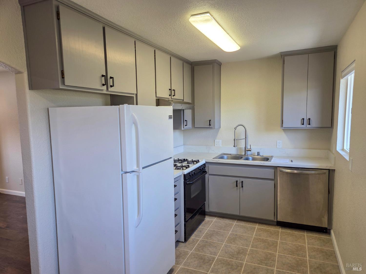 4015 Hoen Avenue Santa Rosa, CA 95405 - Photo 18 of 29