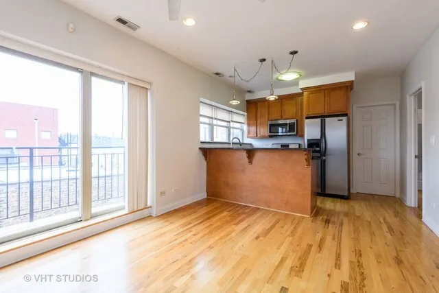 $2,250 | 2836 North Dawson Avenue, Unit 3W, Chicago, IL 60618