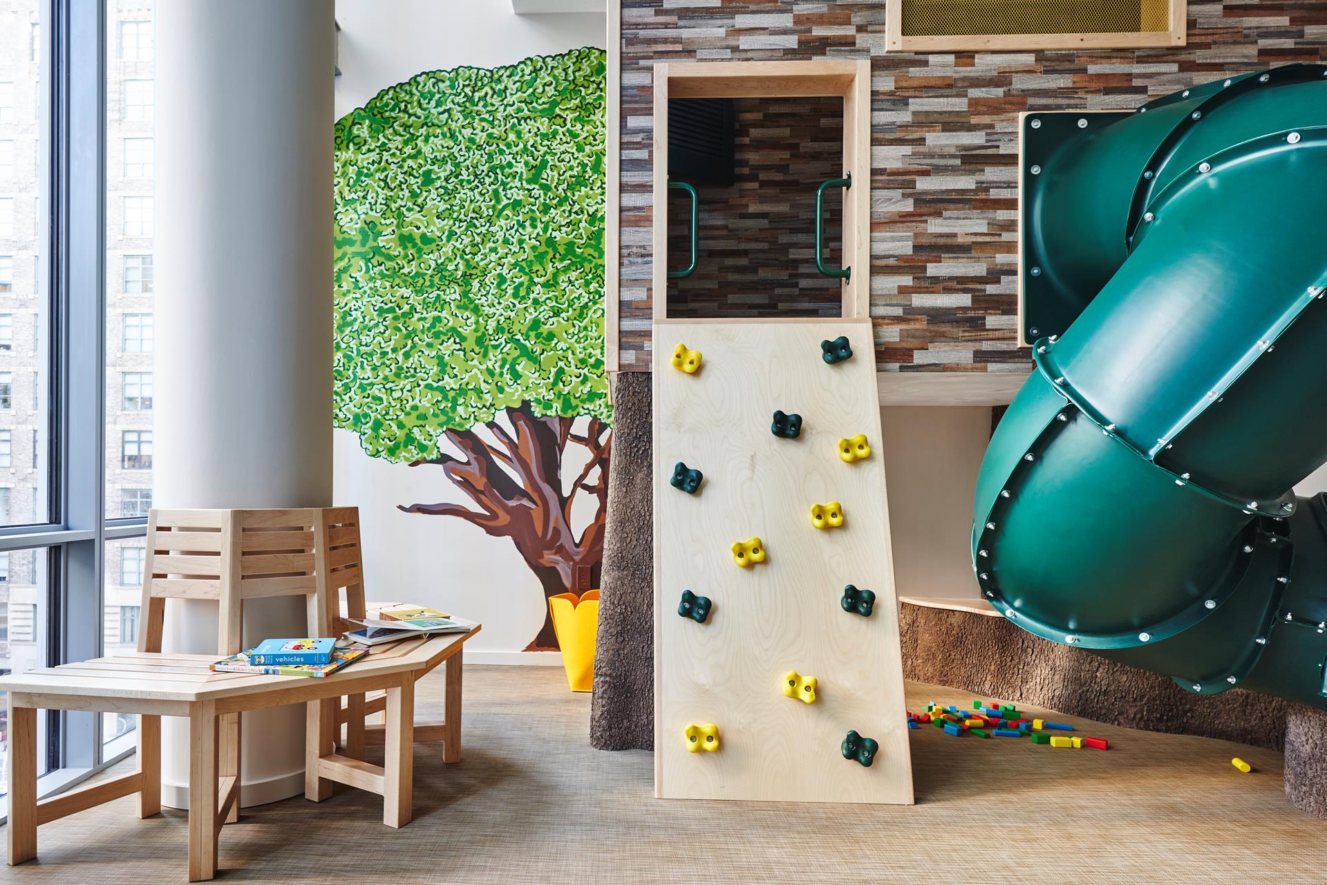 565 Broome Street, Unit S28A Manhattan, NY 10013 - Photo 21 of 36 a balcony with table and chairs