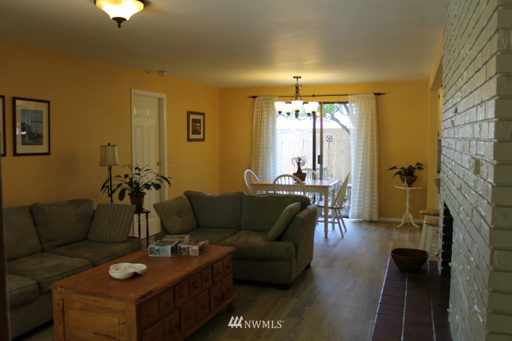12515 Southeast 99th Street Renton, WA 98056 - Photo 3 of 19