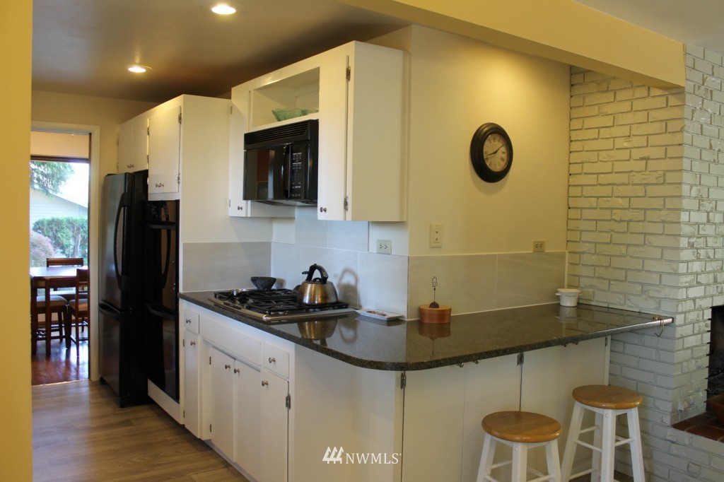 12515 Southeast 99th Street Renton, WA 98056 - Photo 5 of 19