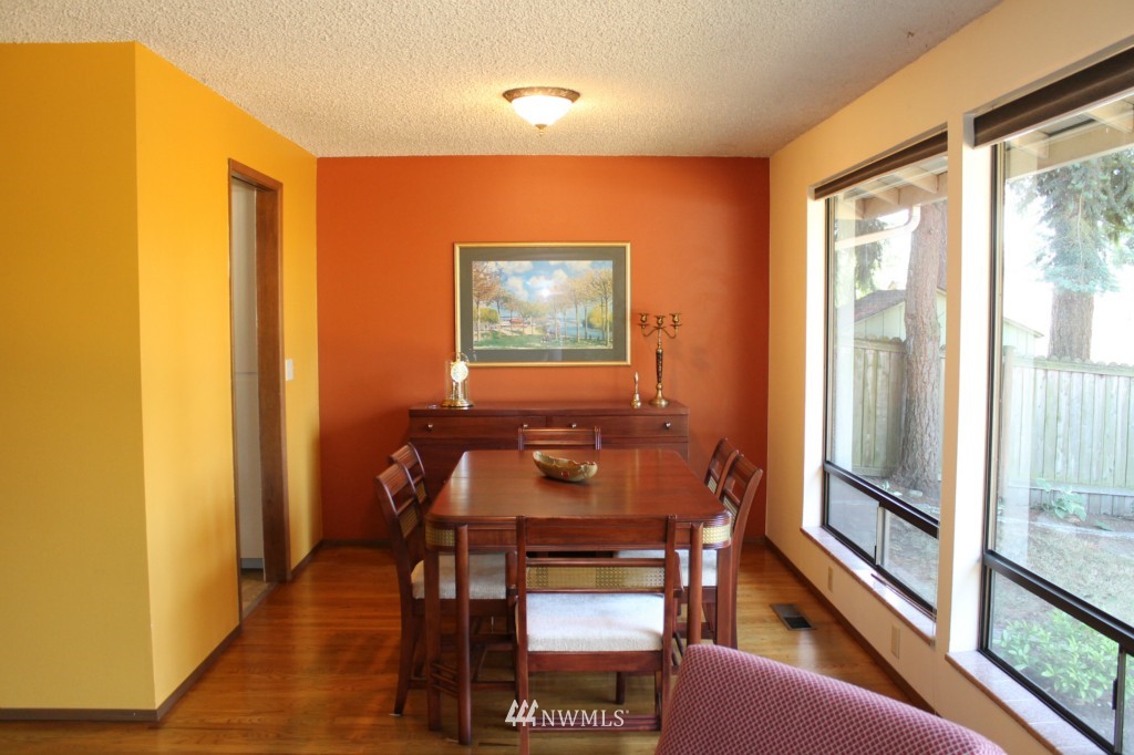 12515 Southeast 99th Street Renton, WA 98056 - Photo 7 of 19
