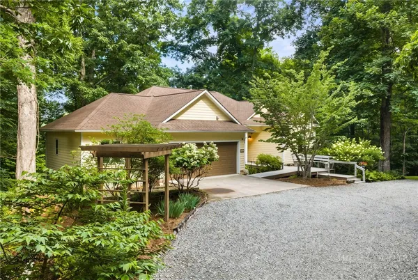 $830,000 | 581 New Homestead Drive, Vilas, NC 28692