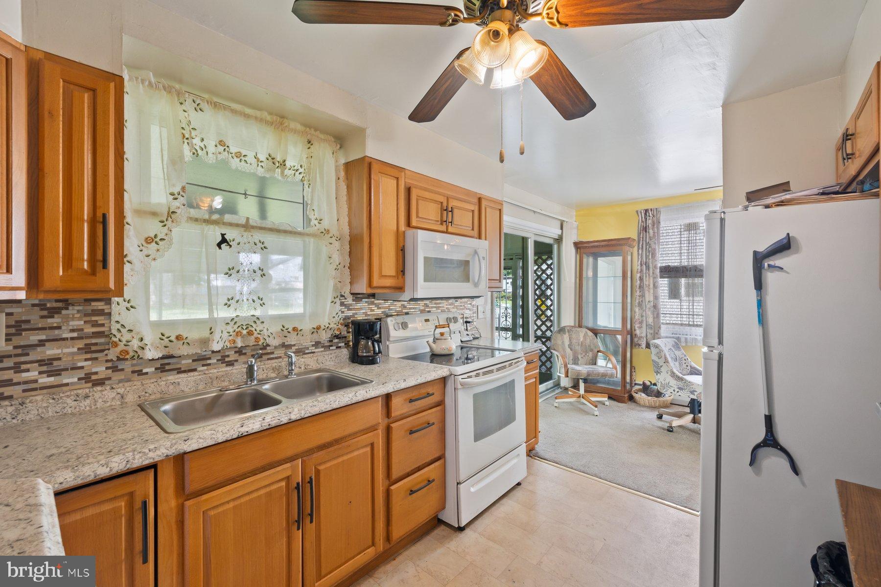 488 Bruce Avenue Odenton, MD 21113 - Photo 11 of 54 Kitchen