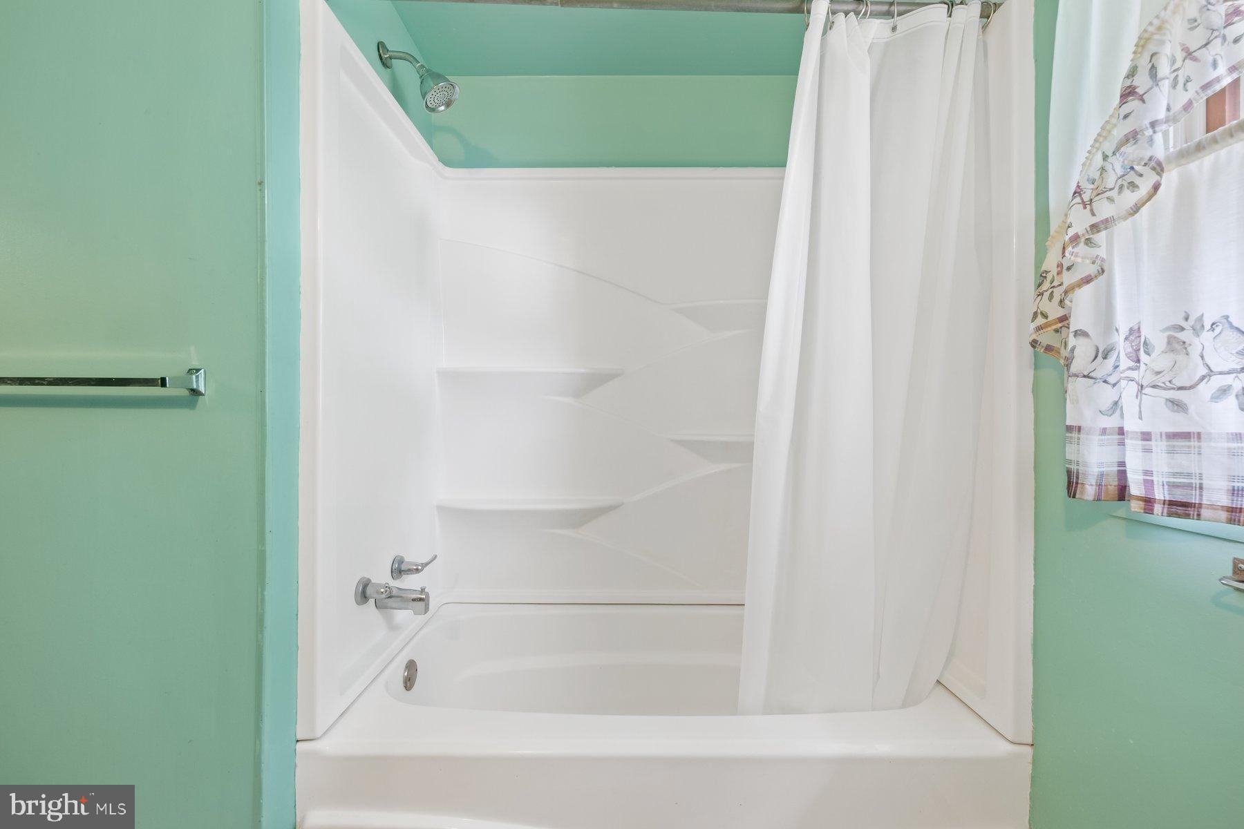 488 Bruce Avenue Odenton, MD 21113 - Photo 28 of 54 Full Bathroom #2 on 2nd Level
