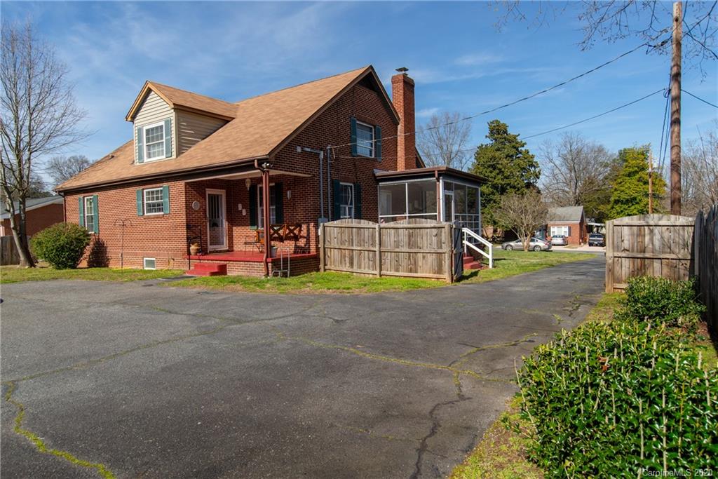 511 West Ridge Avenue Landis, NC 28088 - Photo 3 of 34 Gallery Image 3