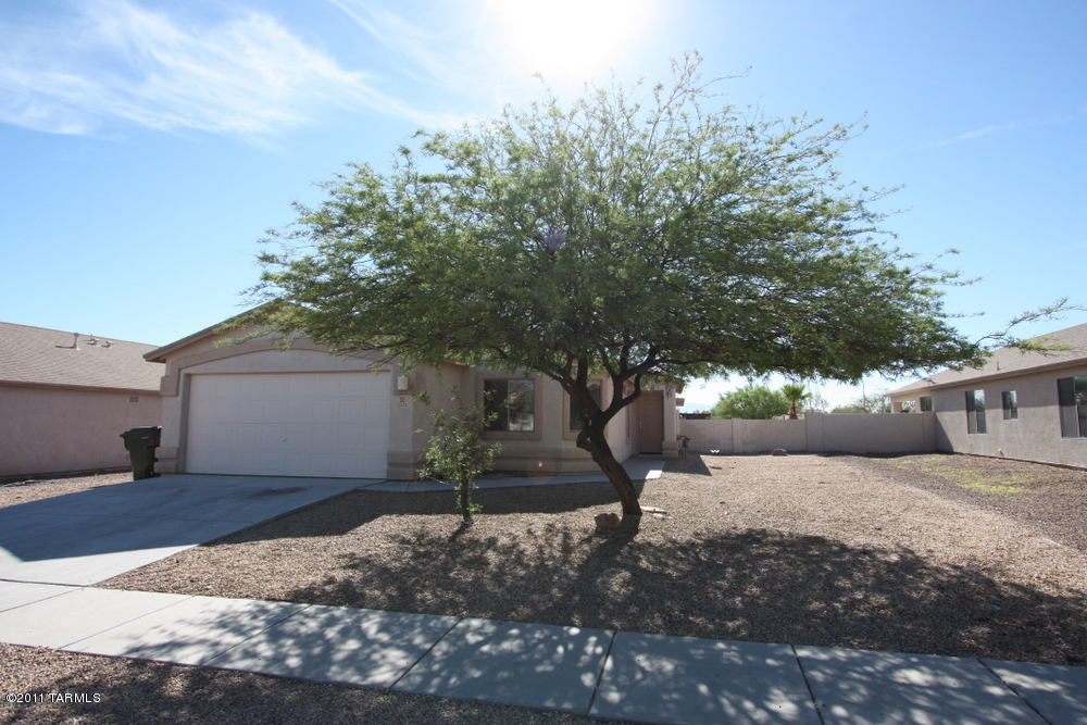 4523 South Valley Road Tucson, AZ 85714 - Photo 1 of 18