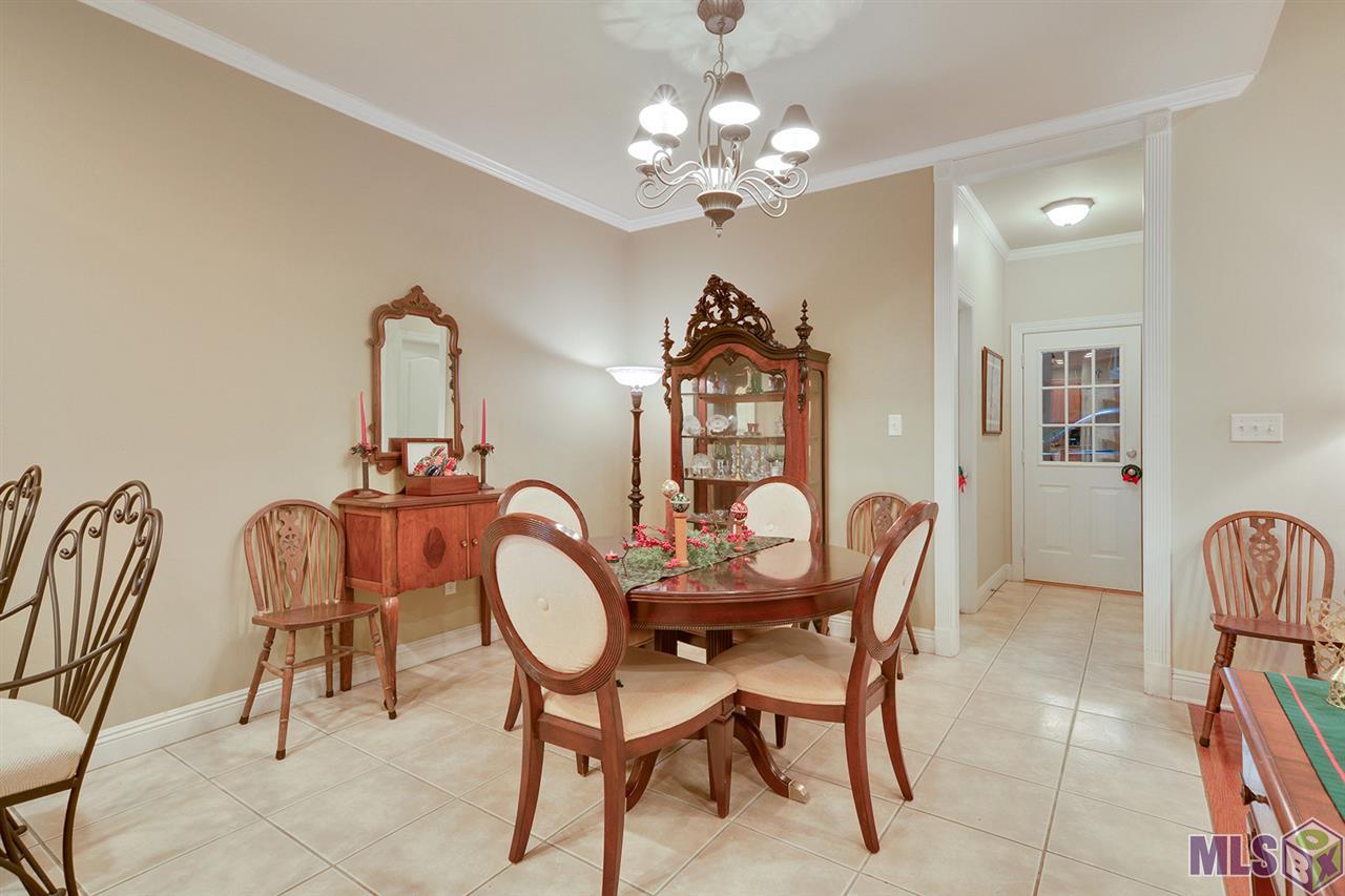 5222 Heidis Place Baton Rouge, LA 70817 - Photo 5 of 15 Separate Dining Area