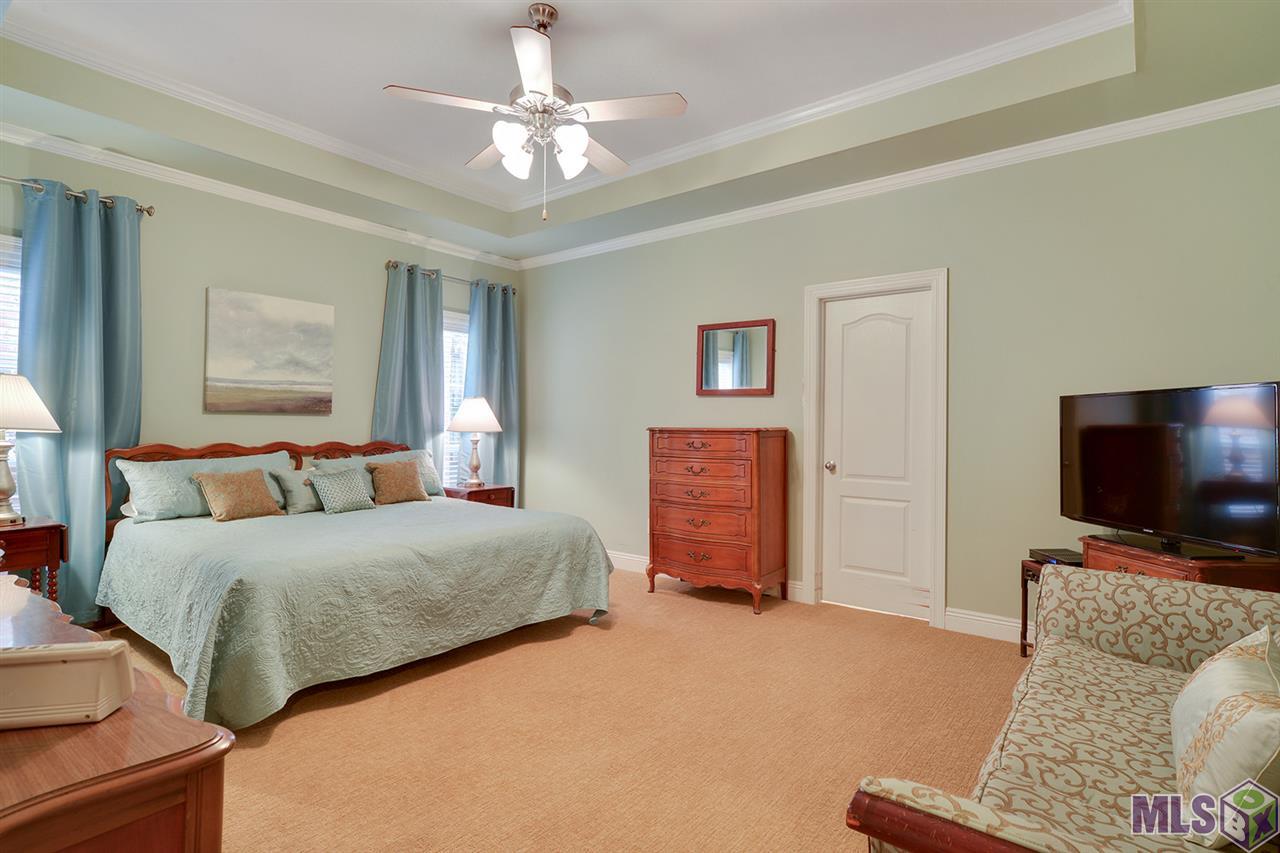 5222 Heidis Place Baton Rouge, LA 70817 - Photo 6 of 15 Master Suite