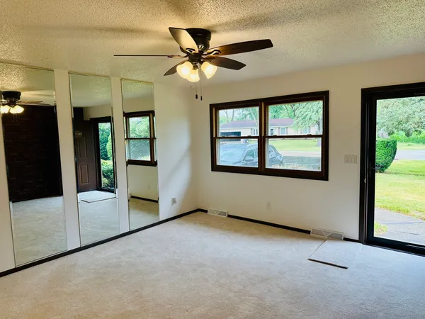 $249,900 | 5872 Beebe Drive, Rochelle, IL 61068