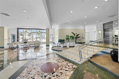 $1,095,000 | 4925 Collins Avenue, Unit 1A, Miami Beach, FL 33140