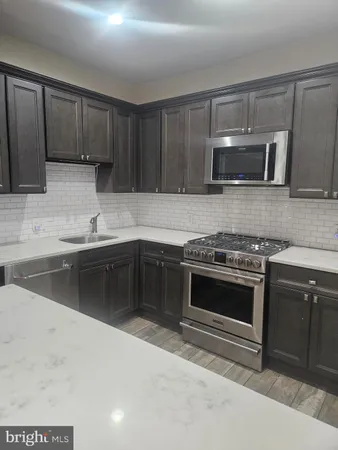 $2,300 | 292 Keswick Avenue, Unit 2, Glenside, PA 19038