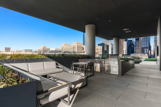 $630,000 | 234 West Polk Street, Unit 2804, Chicago, IL 60605