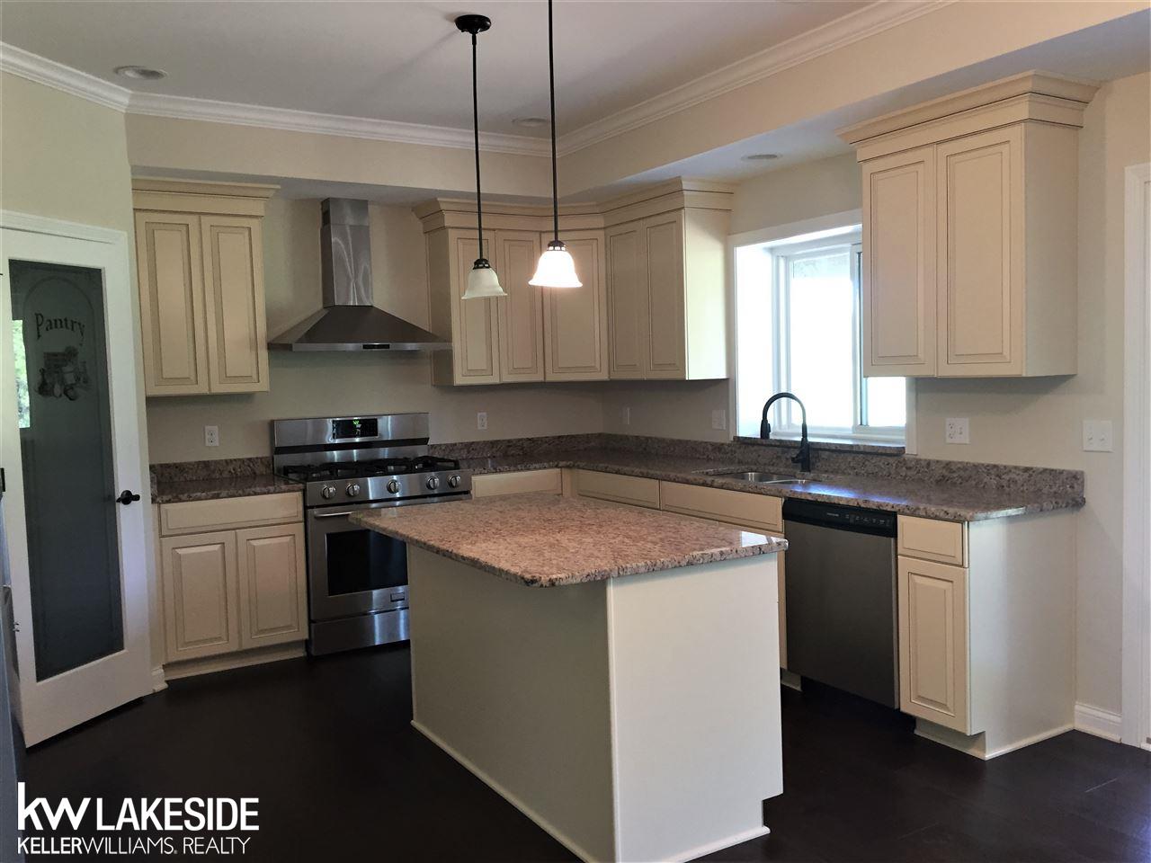 11513 Erin's Way Romeo, MI 48065 - Photo 11 of 32 31322409-10.JPG