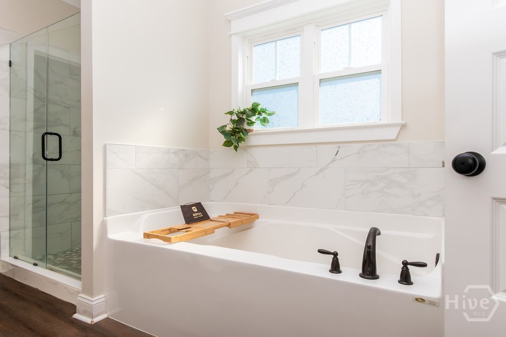 1355 Old Louisville Road Guyton, GA 31312 - Photo 22 of 43 Large Soaking Tub