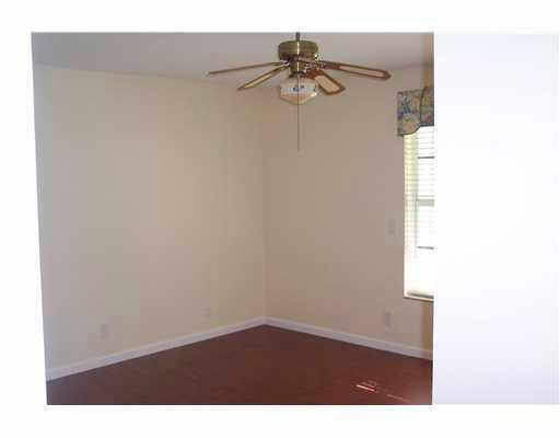 33 Southwest 5th Way Boca Raton, FL 33432 - Photo 17 of 21 2nd bedroom