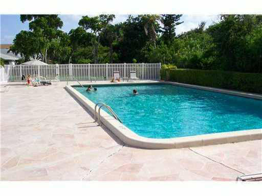 33 Southwest 5th Way Boca Raton, FL 33432 - Photo 19 of 21 Large Community pool