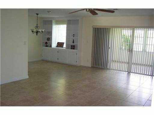 33 Southwest 5th Way Boca Raton, FL 33432 - Photo 8 of 21 Dining area