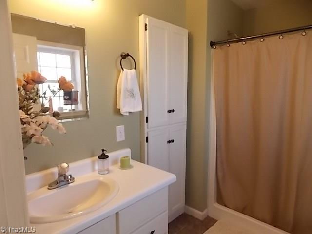 1090 Poplar Ridge Lane Pinnacle, NC 27043 - Photo 15 of 30 Gallery Image 15