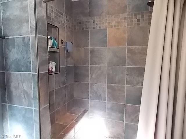 1090 Poplar Ridge Lane Pinnacle, NC 27043 - Photo 21 of 30 Gallery Image 21