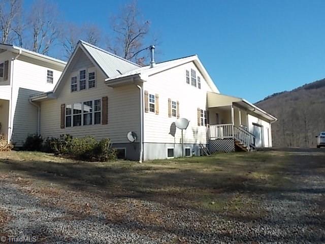 1090 Poplar Ridge Lane Pinnacle, NC 27043 - Photo 27 of 30 Gallery Image 27