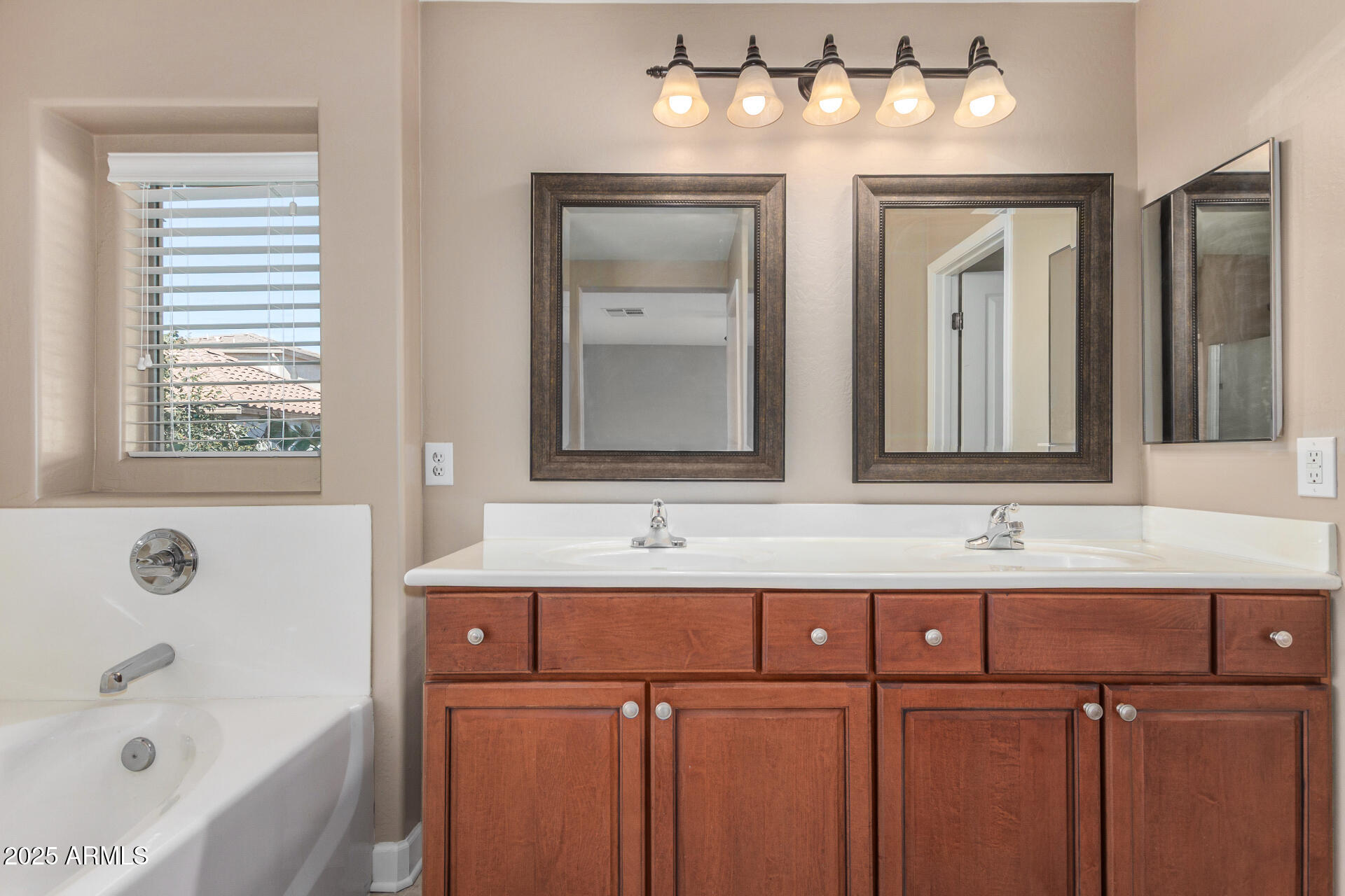 1705 East Joseph Way Gilbert, AZ 85295 - Photo 12 of 24 Main Full Bath