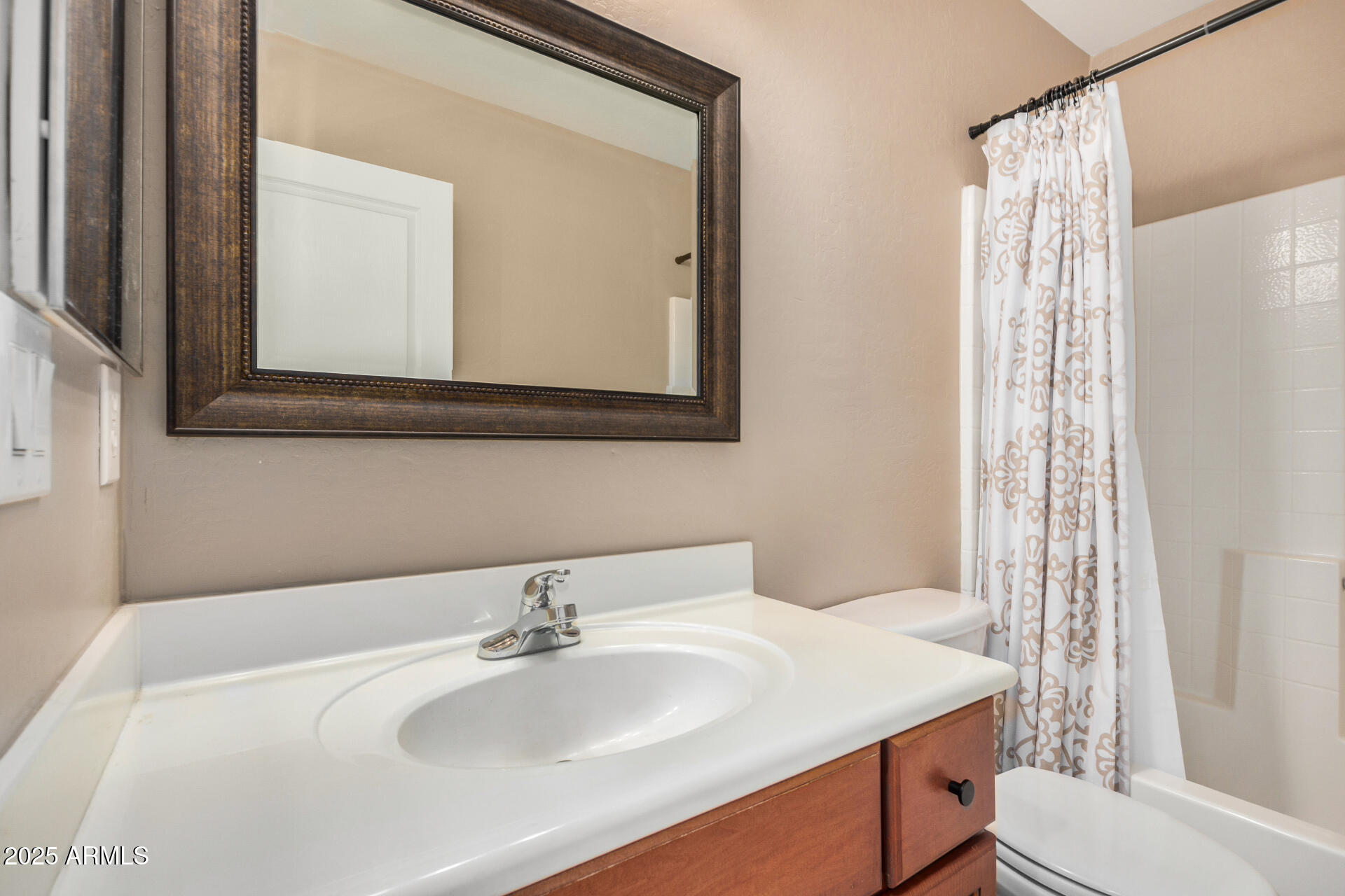 1705 East Joseph Way Gilbert, AZ 85295 - Photo 19 of 24 Second Full Bath