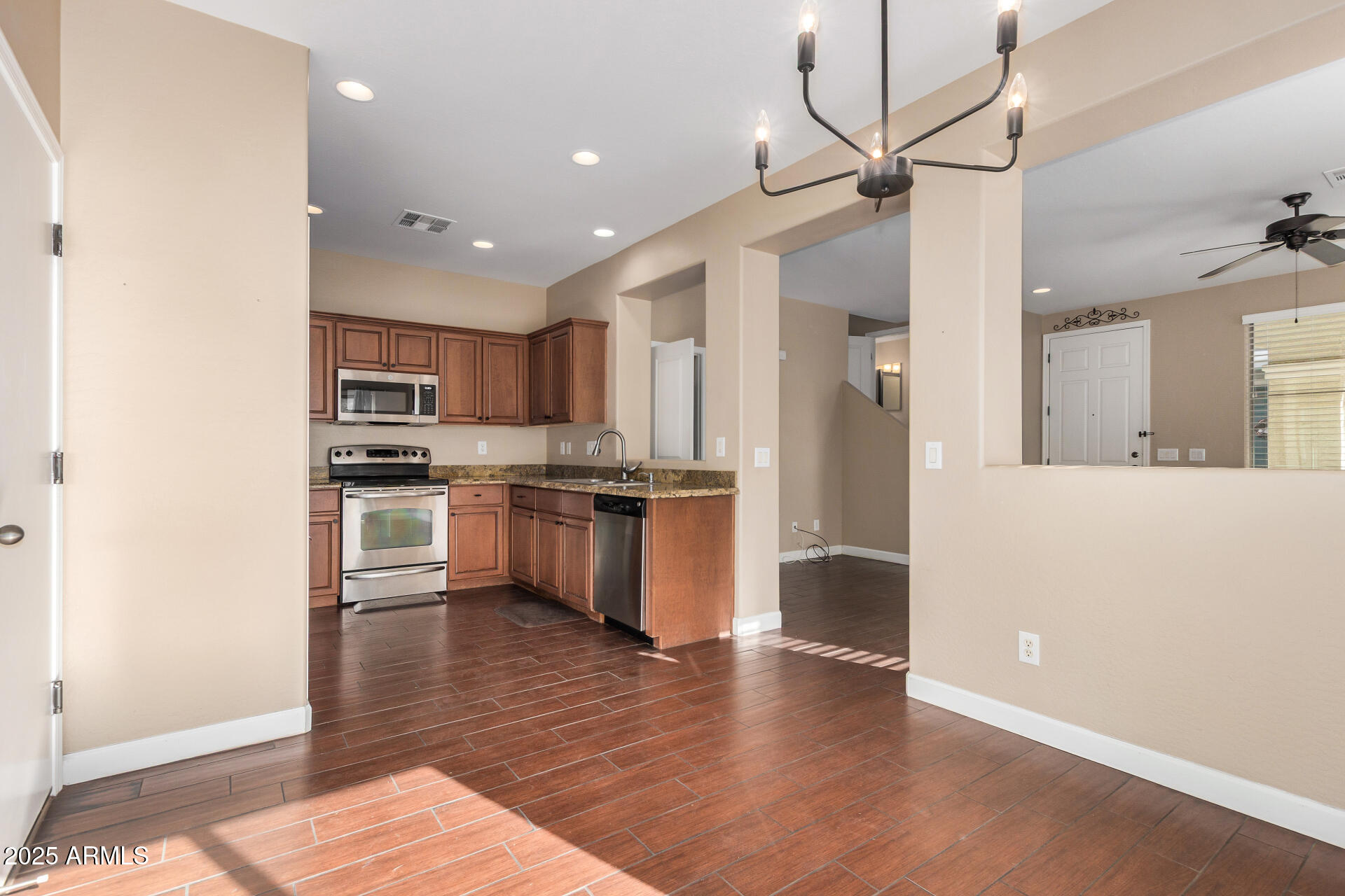 1705 East Joseph Way Gilbert, AZ 85295 - Photo 6 of 24 Kitchen