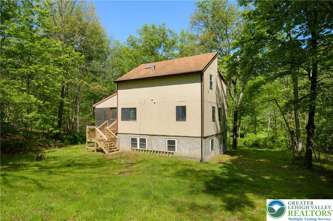 218 Blue Jay Court Bushkill, PA 18324 - Photo 8 of 37