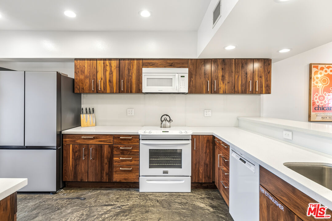 277 East Alejo Road, Unit 101 Palm Springs, CA 92262 - Photo 15 of 63
