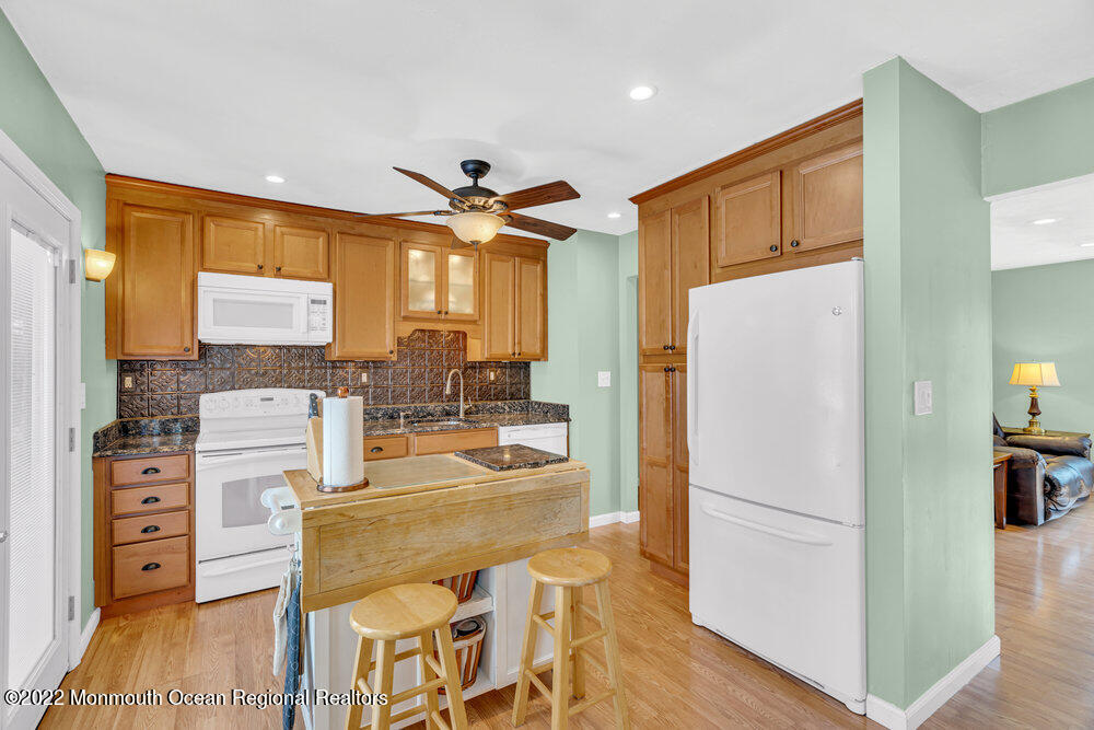 717 Millbrook Road Brick, NJ 08724 - Photo 19 of 56 kitchen