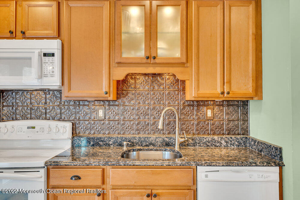 717 Millbrook Road Brick, NJ 08724 - Photo 21 of 56 kitchen