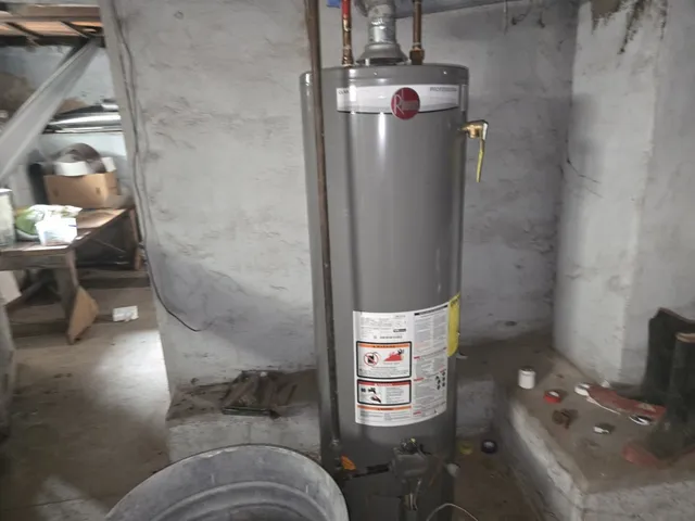 $85,000 | 708 West Jefferson Street, Bloomington, IL 61701