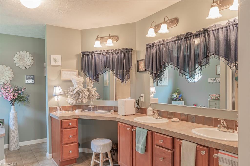 2944 Cid Road Lexington, NC 27292 - Photo 12 of 17