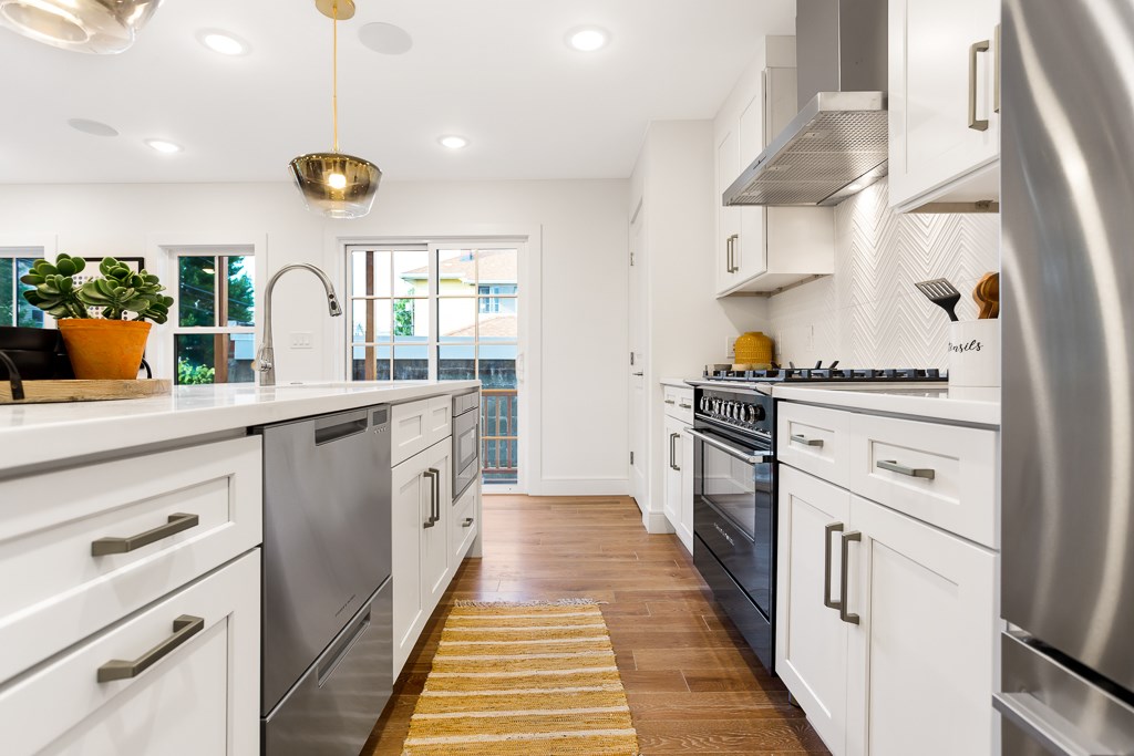 97 Rawson Road, Unit 97 Arlington, MA 02474 - Photo 6 of 27 Gallery Image 6