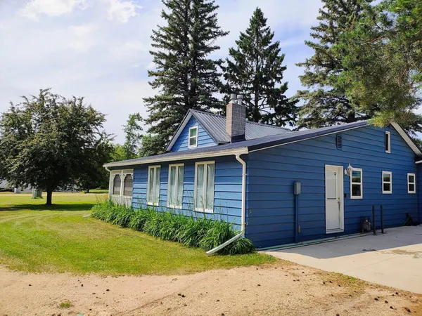 $197,900 | 704 Martha Avenue North, Thief River Falls, MN 56701