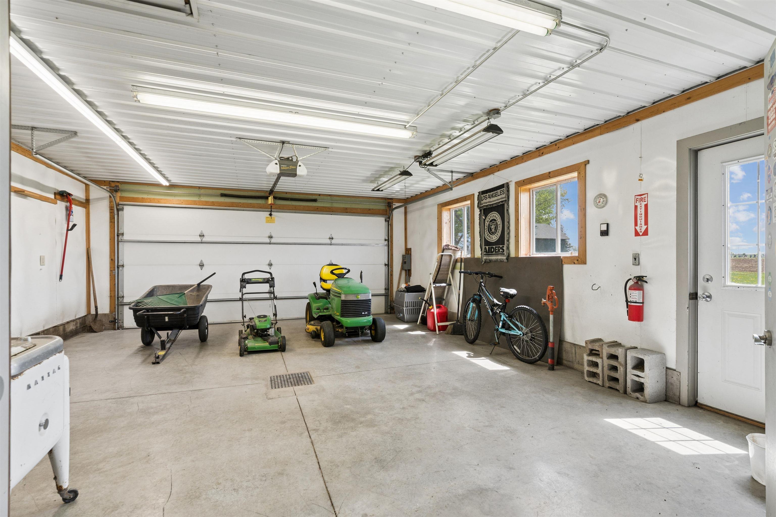 2393 Glenville Road Decorah, IA 52101 - Photo 25 of 36 Gallery Image 25