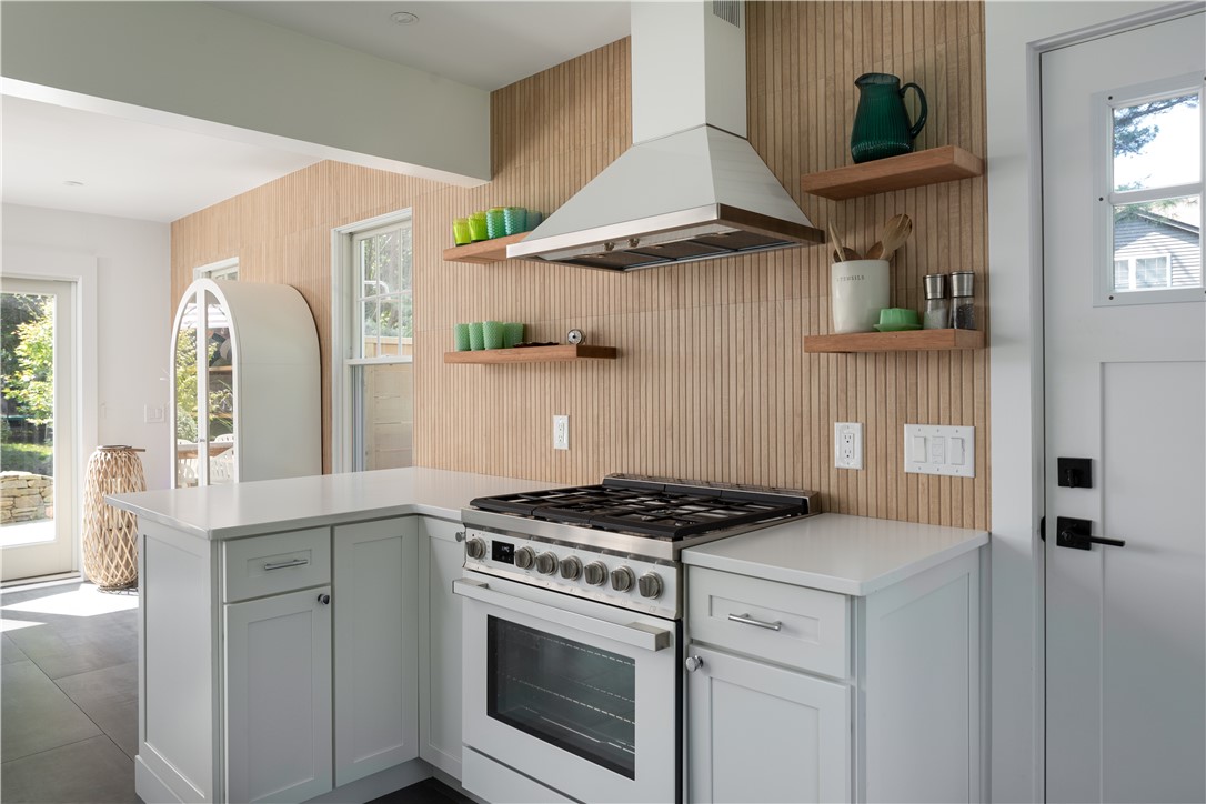 2 Scull Street Jamestown, RI 02835 - Photo 12 of 18
