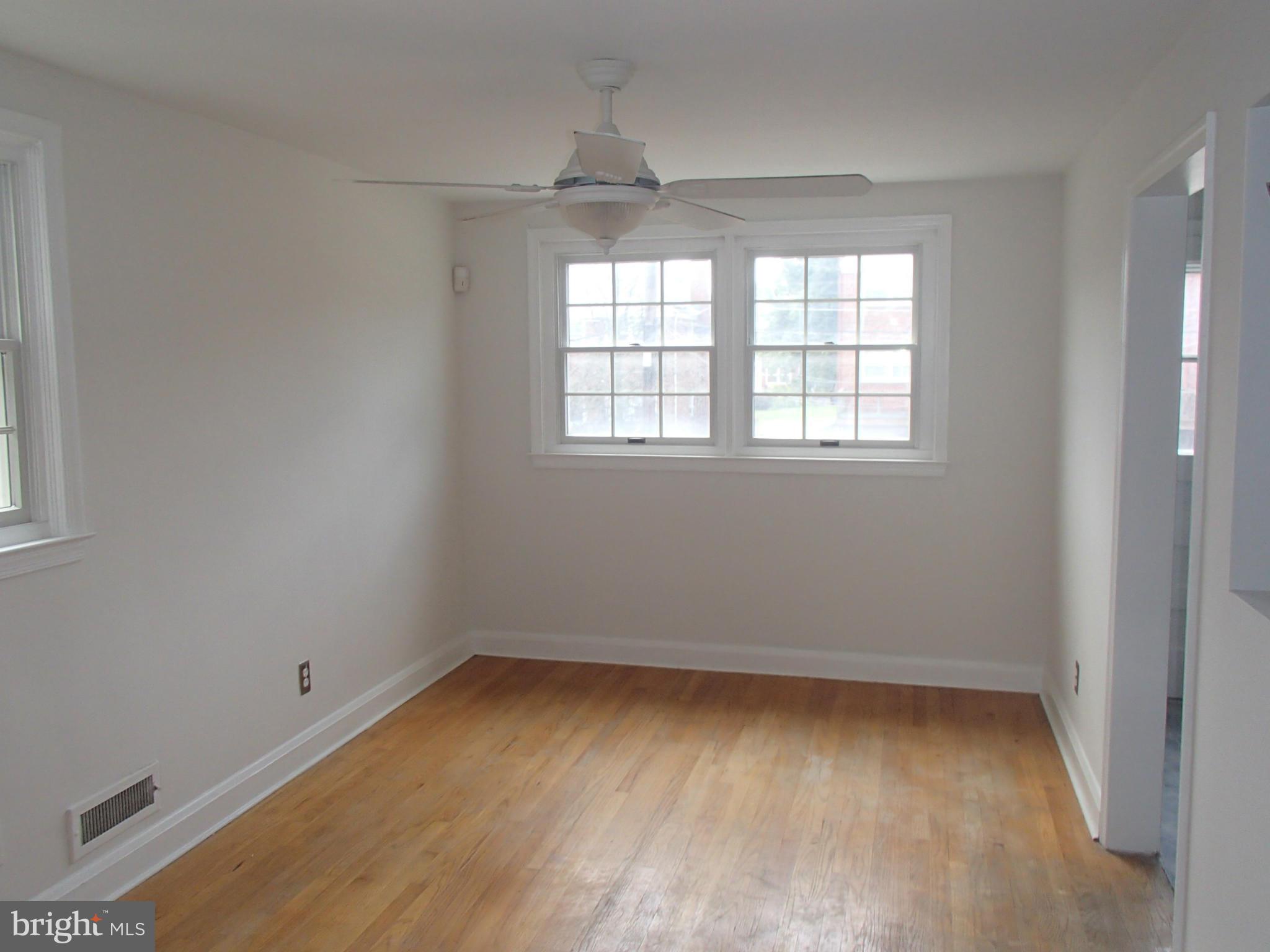 1449 Barrett Road Baltimore, MD 21207 - Photo 3 of 12 Dining Room